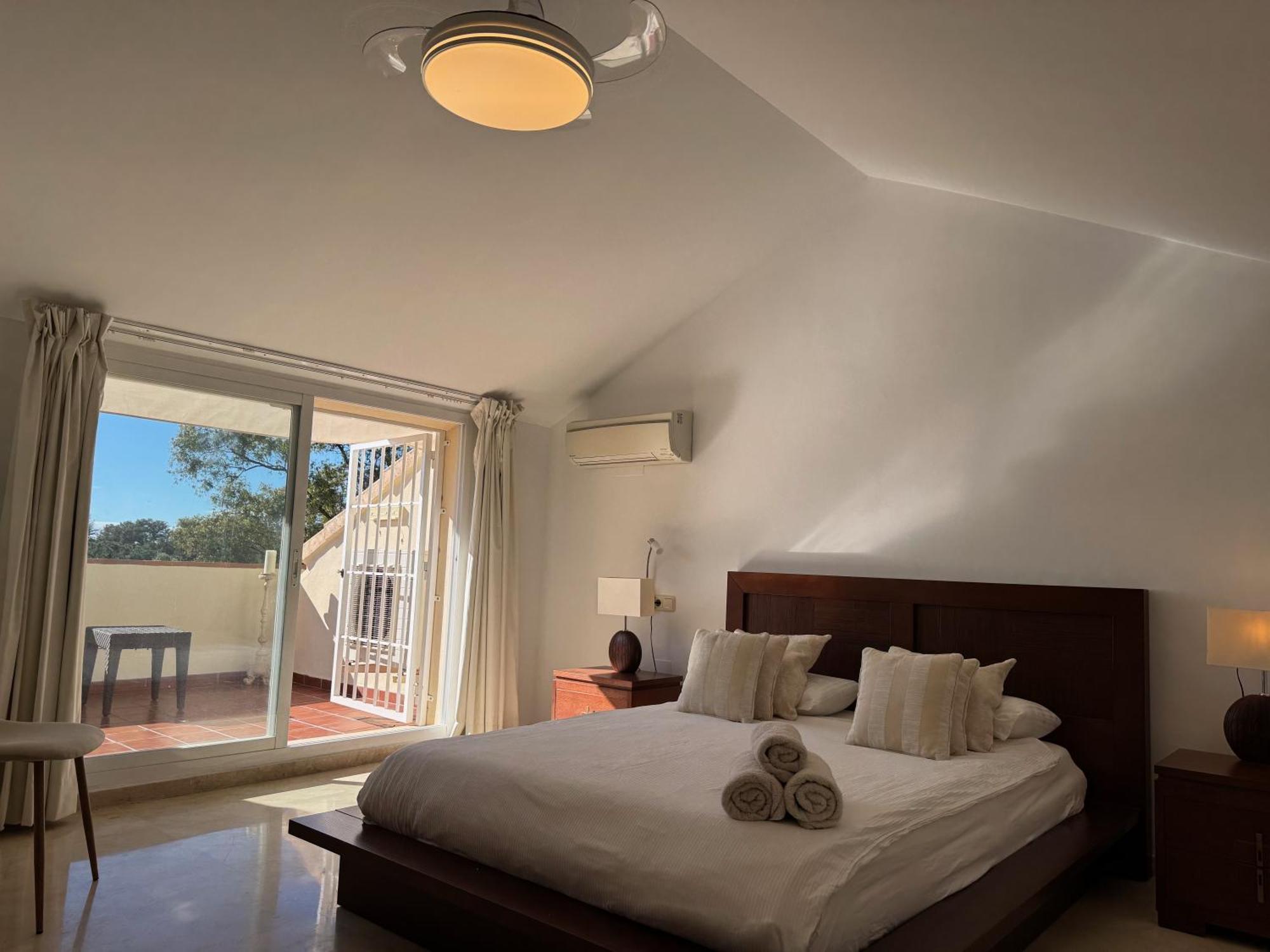 Appartement Piso-lechuza Elviria 2 Bedroom Penthouse-maisonette In Elviria-marbella- Urb Jardines De Santa Maria Golf